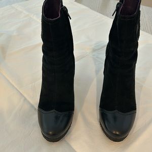 True Religion, size 6, black